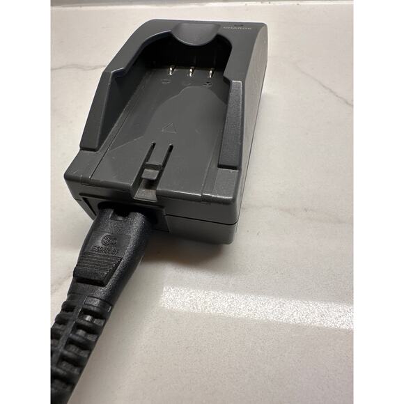 Olympus Li-10C - Battery Charger - for LI-12B - Picture 2 of 4